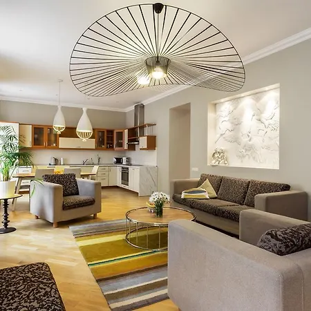 Luxury & Spacious Old Town